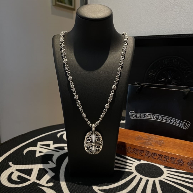 Ch**me He**ts necklaces